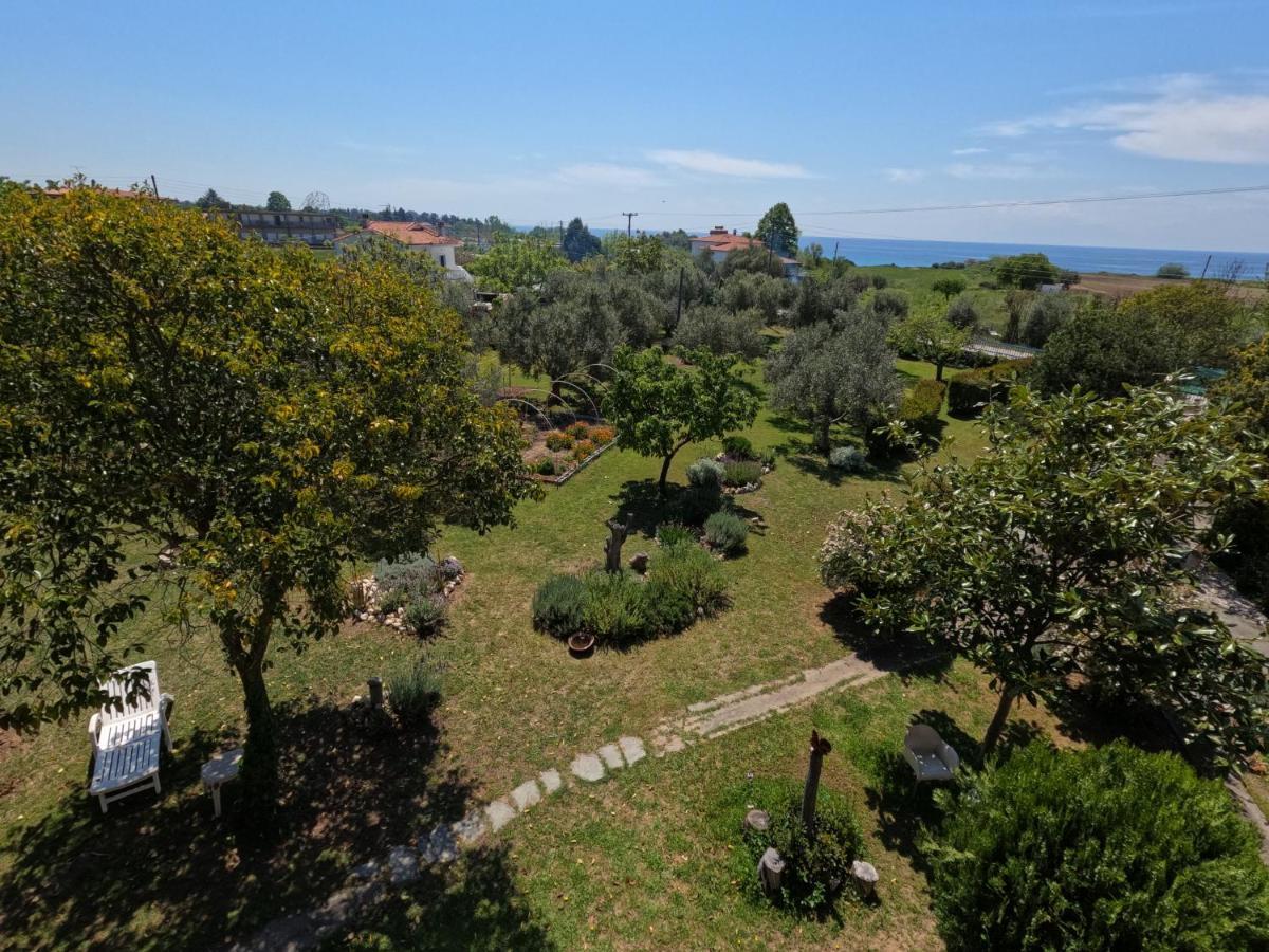 Pond And Pines, By Nice House By The Sea! Epanomi Exterior photo